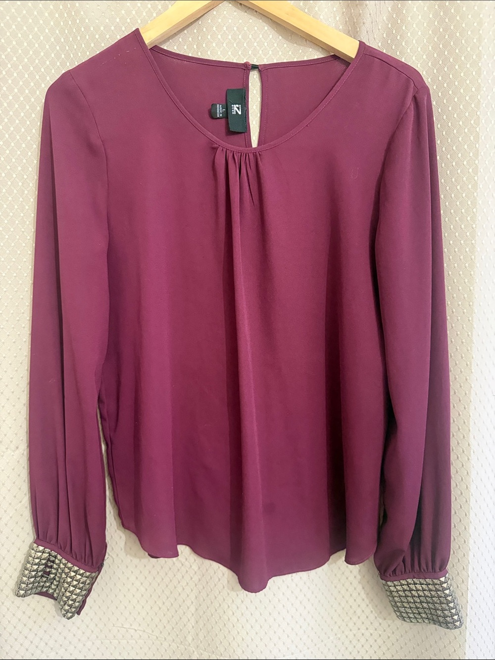 Iz Byer Wine/Purple Long-Sleeve Blouse with Patterned Cuffs